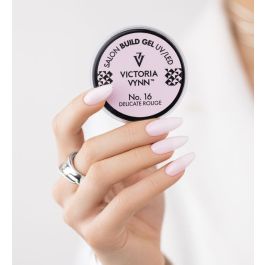Melkerosa negler – delikat og elegant manikyr