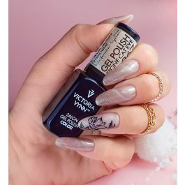 Neglestyling med en elegant magnetisk støveffekt